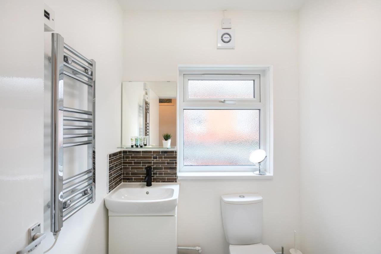 Modern 1-Bedroom Apartment, Beach 5-Min Walk, Free Parking Weymouth Exterior photo
